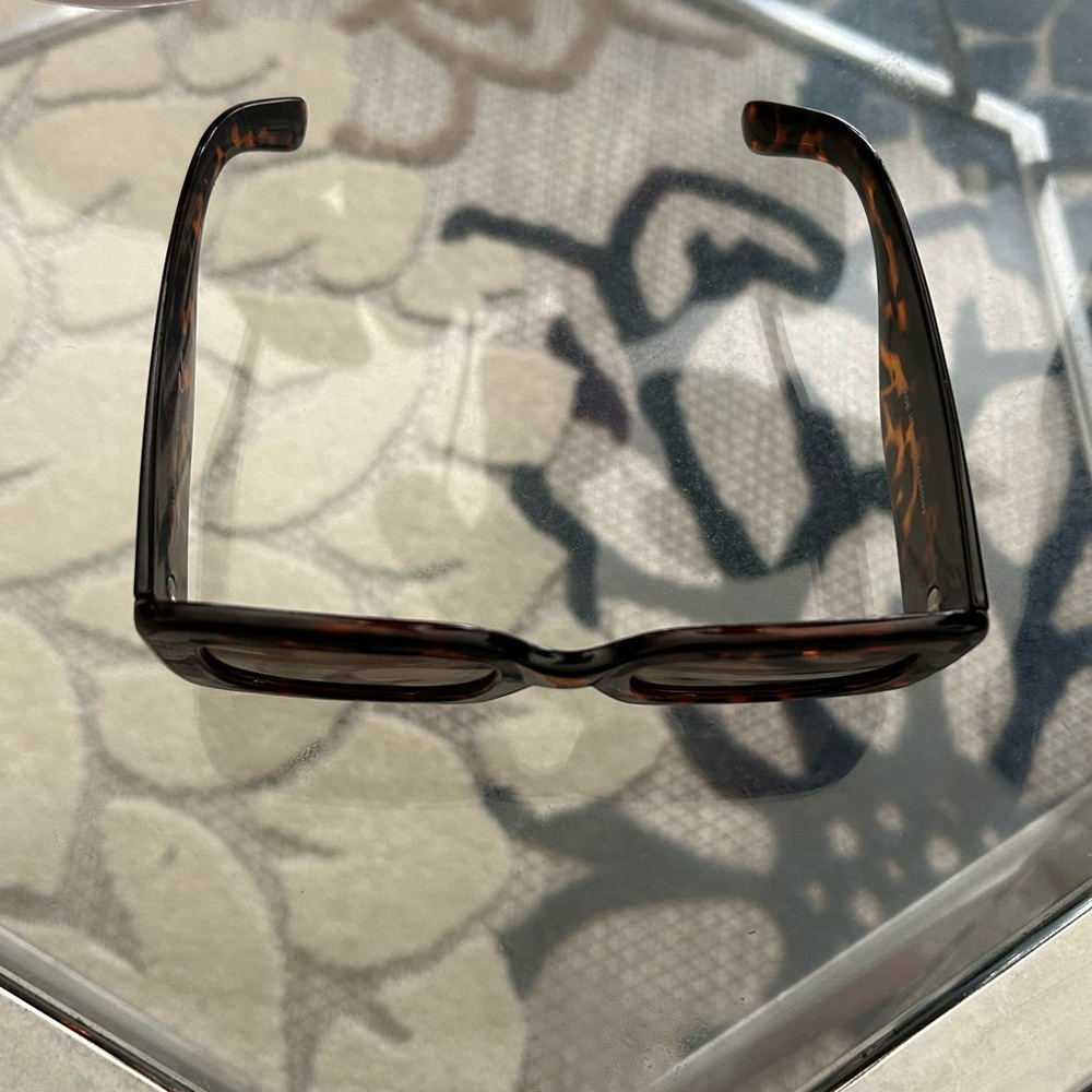 Tortoise Shell Square Sunglasses - Picture 5 of 6